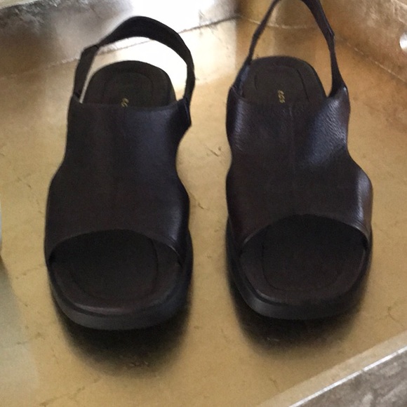 easy spirit anti gravity sandals